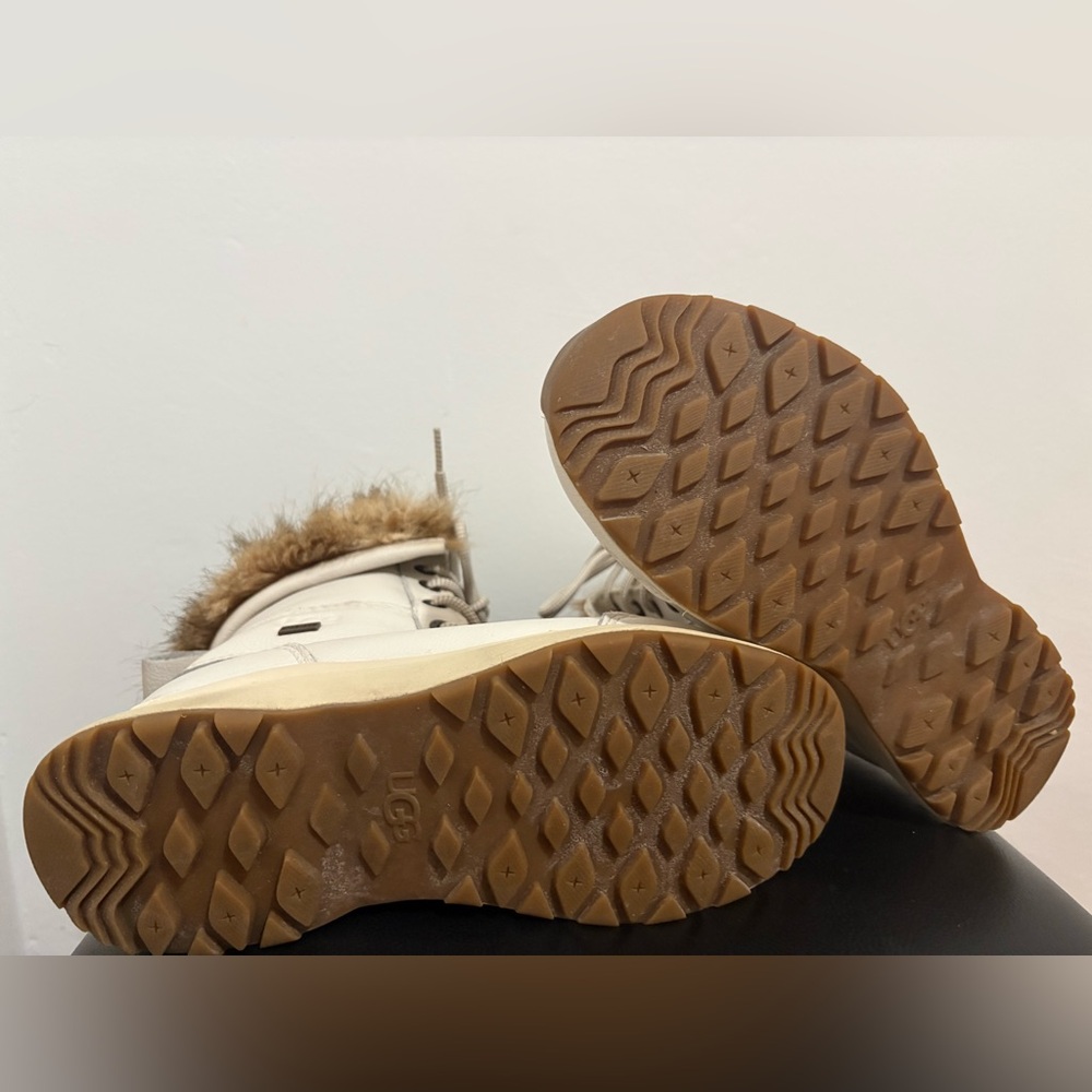 UGG Women's Cream and Tan Winter Boots - Picture 10 of 10